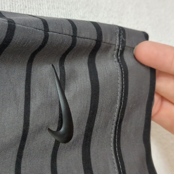 Nike Golf Tour Premium Women's Polo Black and gray stripe Size Large - Picture 4 of 10